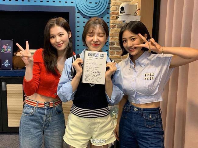 TWICE新歌回归!两位成员电台节目宣传热情告白,让Wendy开心到想哭 TWICE新歌回归!两位成员电台节目宣传热情告白,让Wendy开心到想哭