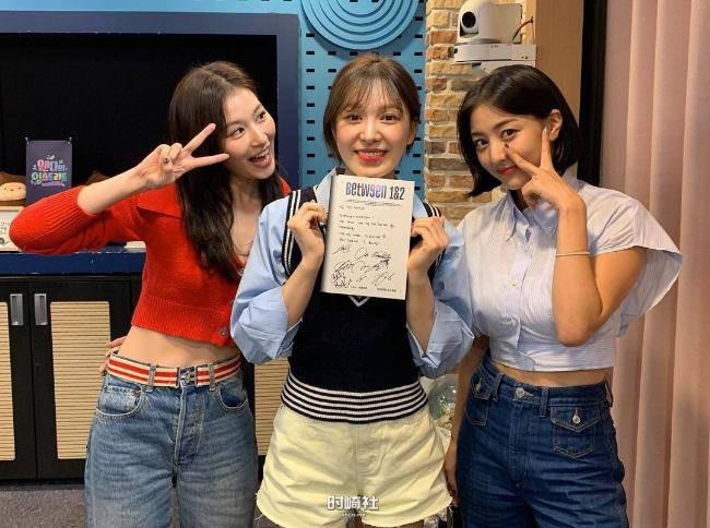 TWICE新歌回归!两位成员电台节目宣传热情告白,让Wendy开心到想哭 TWICE新歌回归!两位成员电台节目宣传热情告白,让Wendy开心到想哭