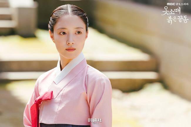 最近有三位童星出身女演员十分活跃,她们主演的作品获得不少关注和讨论 最近有三位童星出身女演员十分活跃,她们主演的作品获得不少关注和讨论