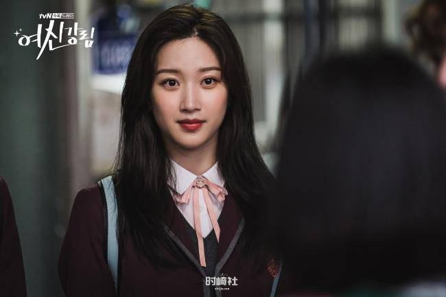 最近有三位童星出身女演员十分活跃,她们主演的作品获得不少关注和讨论 最近有三位童星出身女演员十分活跃,她们主演的作品获得不少关注和讨论