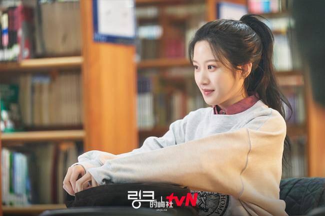 最近有三位童星出身女演员十分活跃,她们主演的作品获得不少关注和讨论 最近有三位童星出身女演员十分活跃,她们主演的作品获得不少关注和讨论