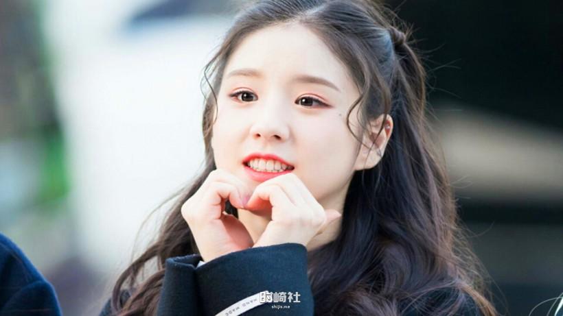 Hee Jin田姬振作为哪个女团首位成员亮相?展现怎样魅力吸引观众视线? Hee Jin田姬振作为哪个女团首位成员亮相?展现怎样魅力吸引观众视线?