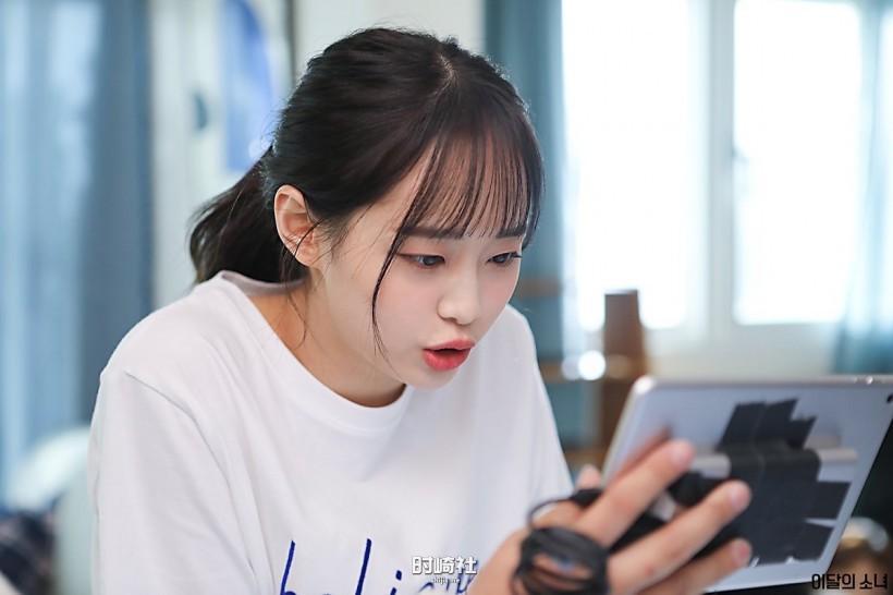 Kim Jiwoo金智雨隶属哪个女团成员?凭借怎样灿烂微笑散发特有的可爱? Kim Jiwoo金智雨隶属哪个女团成员?凭借怎样灿烂微笑散发特有的可爱?