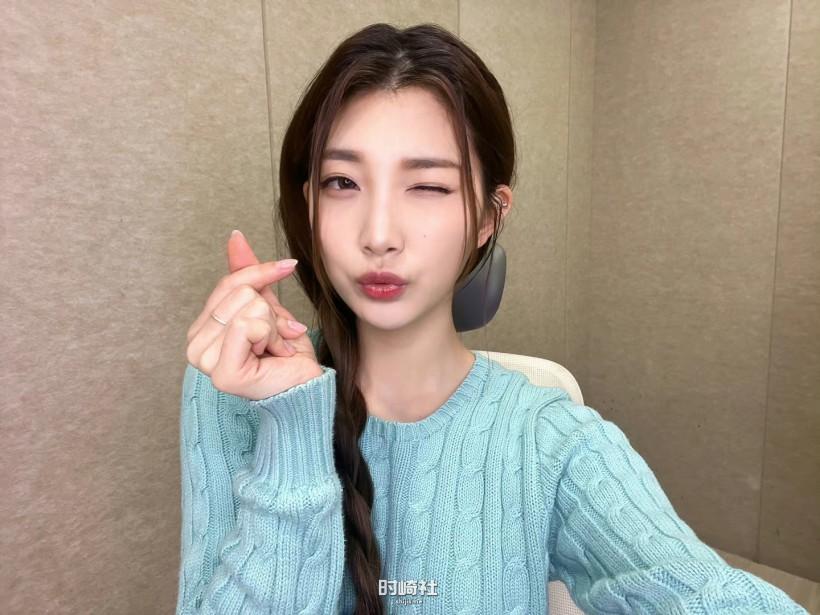 Kim Minseo金珉暑隶属哪个女团成员?她以怎样可爱笑容俘获粉丝的心? Kim Minseo金珉暑隶属哪个女团成员?她以怎样可爱笑容俘获粉丝的心?