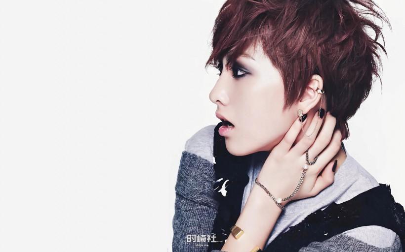 Kang Ji Young姜智英是哪个女团成员转型成功?她何时发售个人写真集? Kang Ji Young姜智英是哪个女团成员转型成功?她何时发售个人写真集?