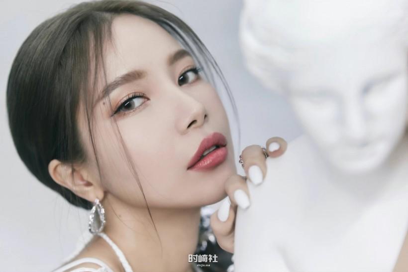 颂乐Yong-sun Kim隶属哪个女团成员?何时发行首张个人专辑SOLO出道? 颂乐Yong-sun Kim隶属哪个女团成员?何时发行首张个人专辑SOLO出道?