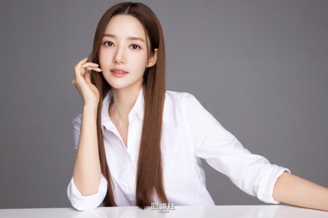随着近日恋爱传闻曝光,朴敏英所属社Hook娱乐做出回应「正在确认中」 随着近日恋爱传闻曝光,朴敏英所属社Hook娱乐做出回应「正在确认中」