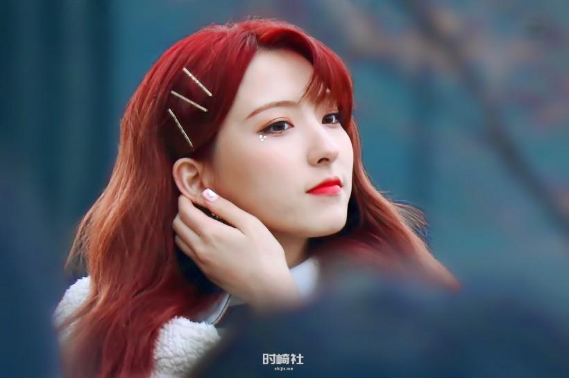Eunseo孙周延隶属哪个女团成员?在所属组合中展现怎样活泼独特一面? Eunseo孙周延隶属哪个女团成员?在所属组合中展现怎样活泼独特一面?