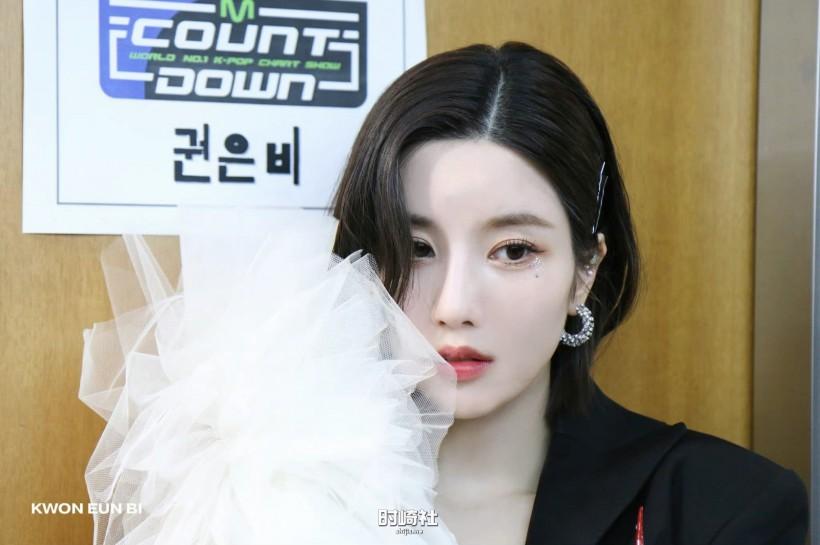 Kwon Eun B权恩妃哪年SOLO出道?为何说她像洋娃娃一般自带发光效果? Kwon Eun B权恩妃哪年SOLO出道?为何说她像洋娃娃一般自带发光效果?