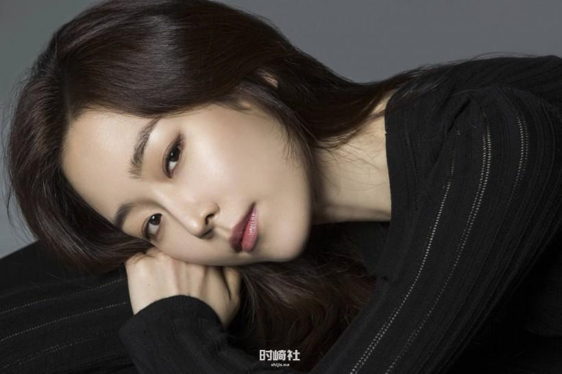 Seo Hyeon Ji徐玄振何时专注于戏剧演出?哪年获得演技大赏女子新人奖? Seo Hyeon Ji徐玄振何时专注于戏剧演出?哪年获得演技大赏女子新人奖?