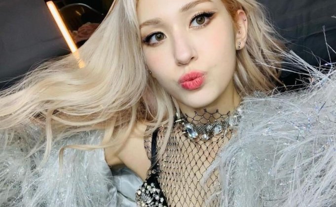 她如何蜕变展现Girl Crush魅力?Ennik Douma全昭弥隶属哪个女团成员?