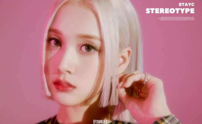 她声音为何被评价在组合歌曲里辨识度很高?J张叡恩隶属哪个女团成员?