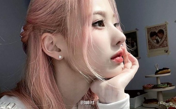 她拥有怎样不容小觑的舞蹈功底?Choi Yunjin崔允珍隶属哪个女团成员?