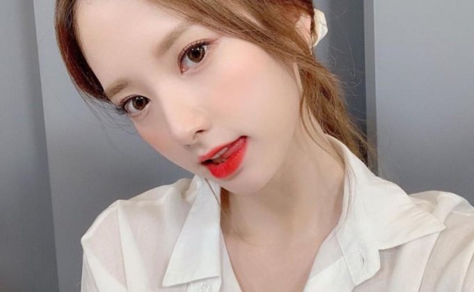 在哪首歌曲中展示神秘魅力展现动感一面?BONA苞娜隶属哪个女团成员?