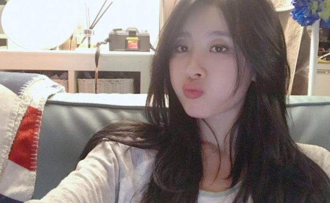 她为何被称为模特偶像?Moon Hyeon-A文玄雅哪年加入所属组合出道?