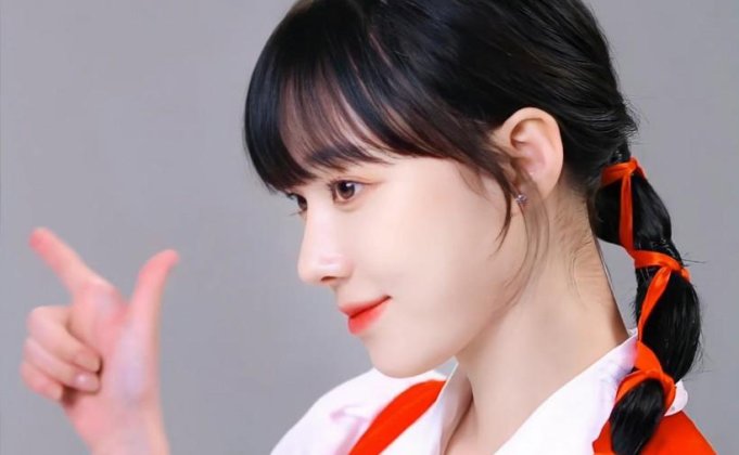 展现出怎样魅力令人印象深刻?Kim Minjeong金旼炡隶属哪个女团成员?
