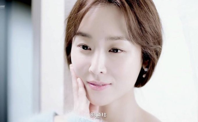 哪年获得演技大赏女子新人奖?Seo Hyeon Ji徐玄振何时专注于戏剧演出?