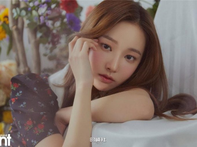 凭借怎样女神形象吸引观众们视线？Da Bin-Lee李多斌隶属哪个女团成员？